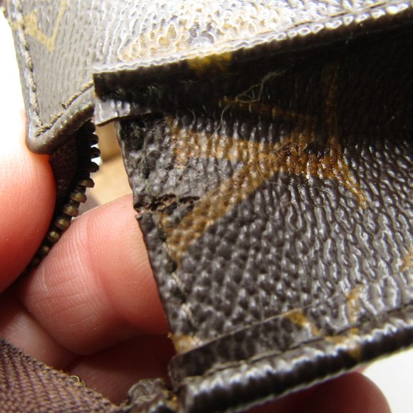 Louis Vuitton Zip Toiletry Bag Signature Canvas - Fair Condition - Picture 11 of 11